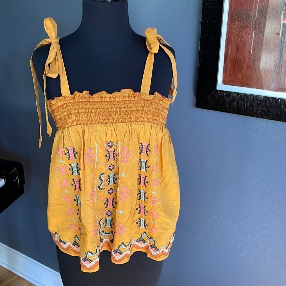 Rachel Zoe orange 100% cotton smoked embroidered shoulder tie top. NWT. Small.